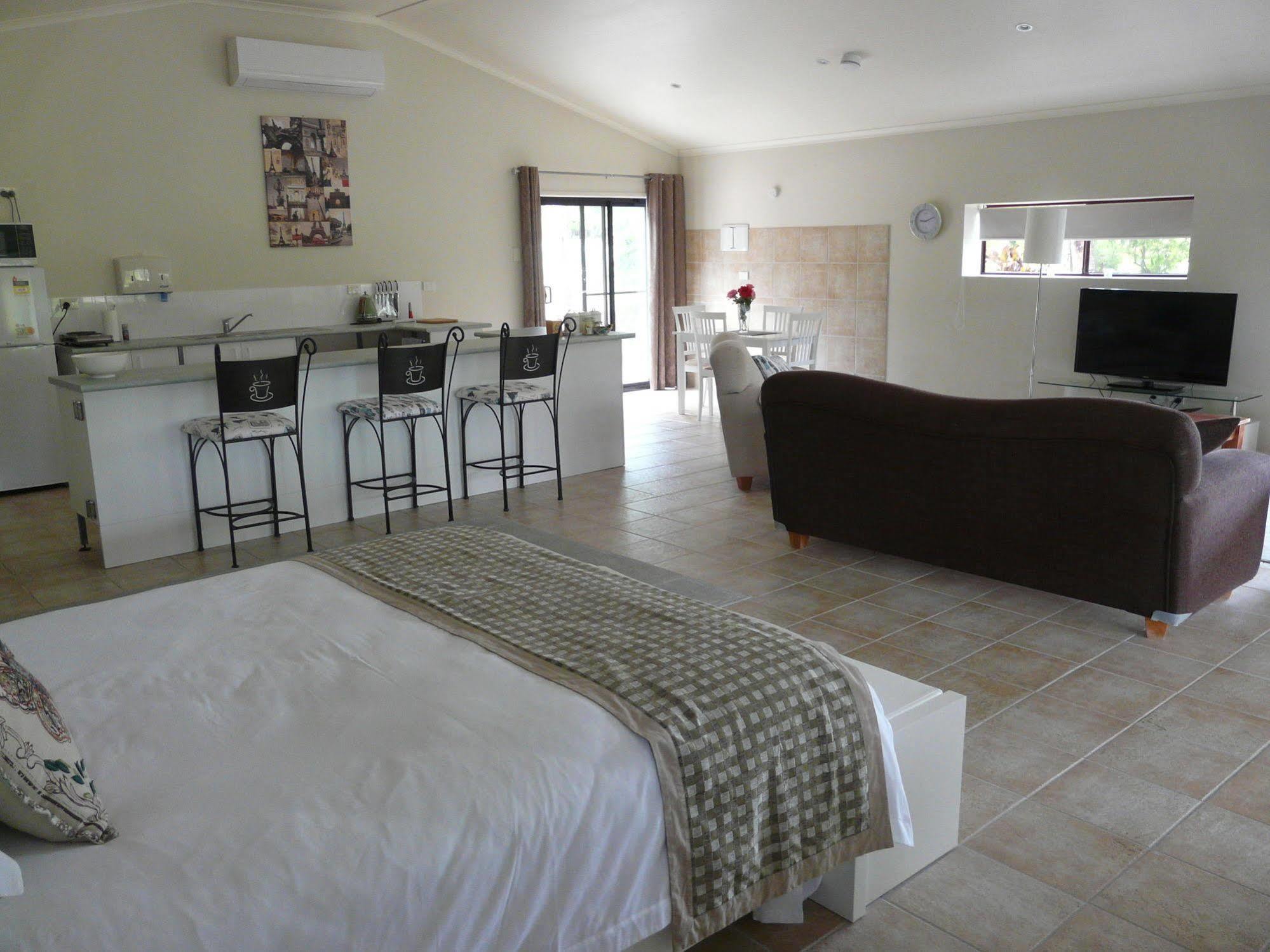 Granite Gardens Cottages & Lake Retreat 스탄소프 외부 사진
