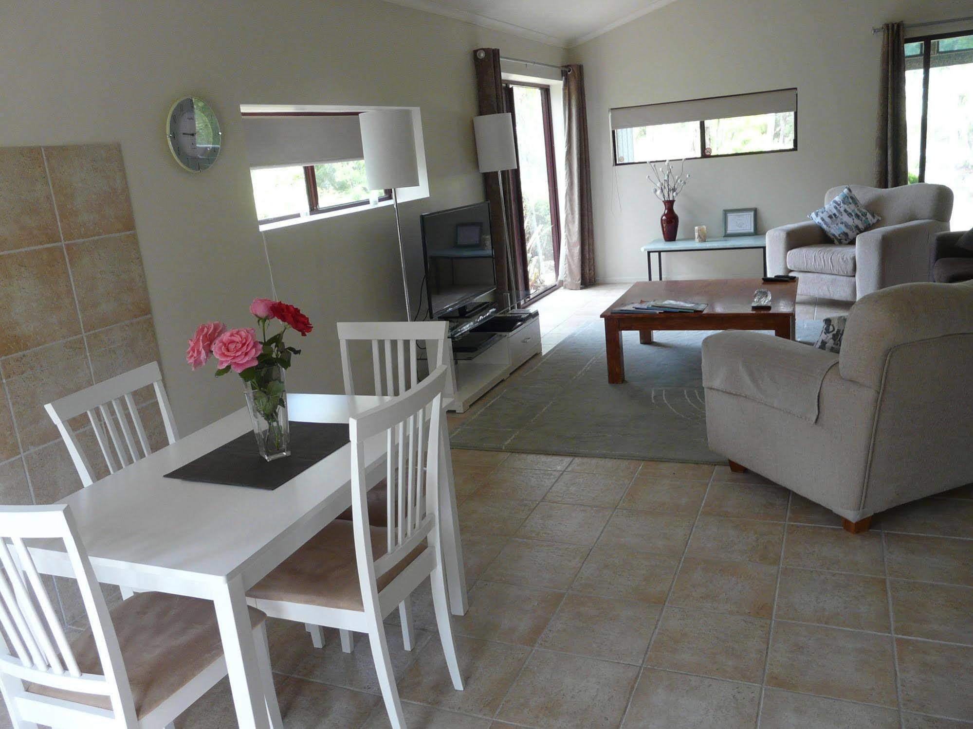 Granite Gardens Cottages & Lake Retreat 스탄소프 외부 사진